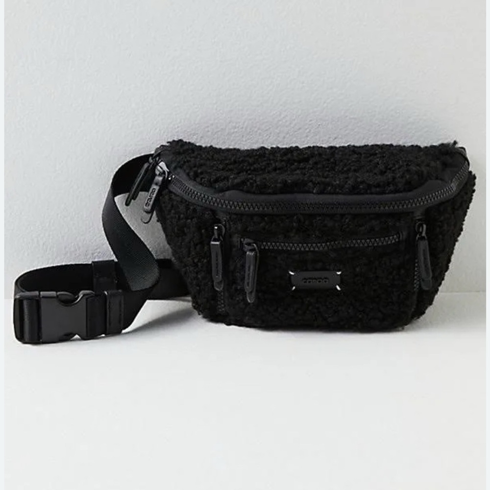 Caraa x free people black Sherpa sling bag nwot
